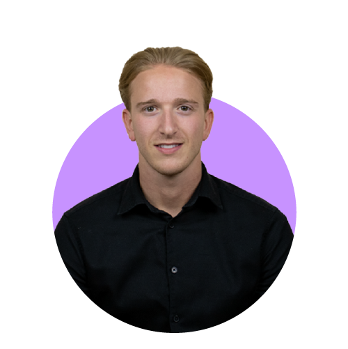 Lachende accountmanager